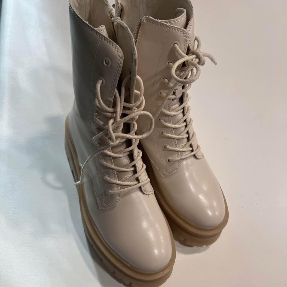 Olivia Miller Boots Size 9 Brand New